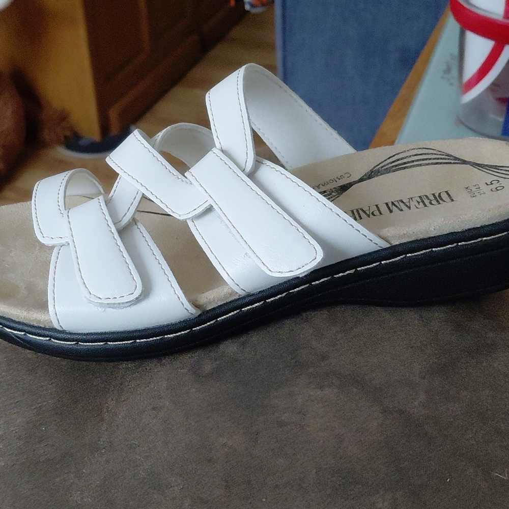Sandles Size 6.5 - Picture 3 of 7